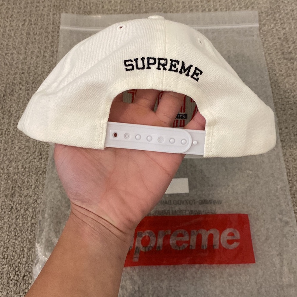 Supreme hat - Picture 2 of 3